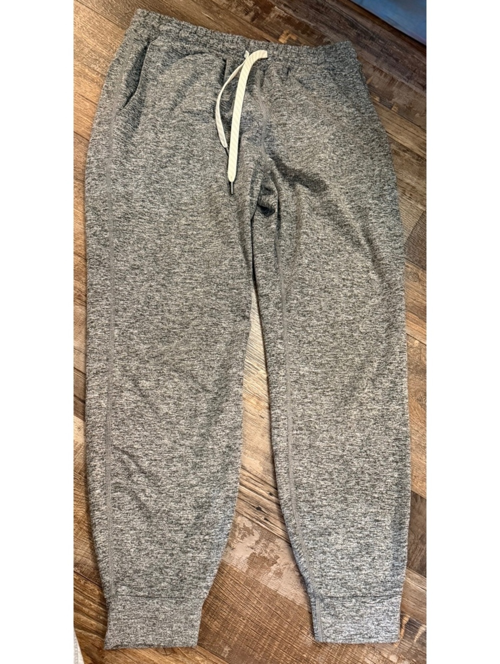 Vuori Performance Jogger Charcoal Heather DreamKnit Womenโs XS